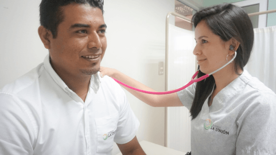 Clínica Empresarial IGSS dentro del ingenio