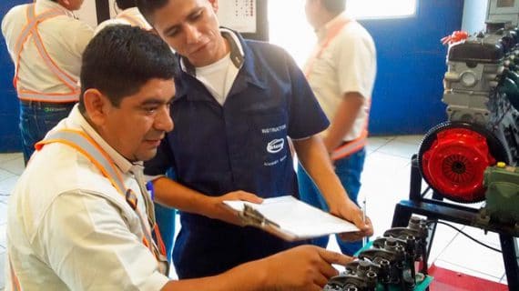Colaboradores de Ingenio La Unión en formación